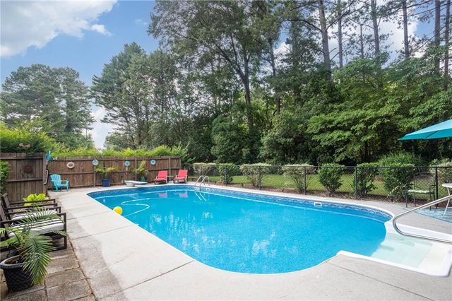 5019 Grove Trail, Loganville, GA 30052