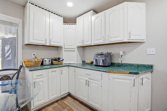 205 Villa Road, Streamwood, IL 60107