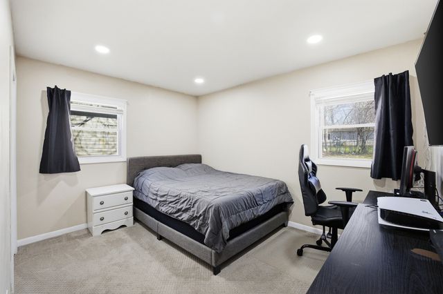 205 Villa Road, Streamwood, IL 60107