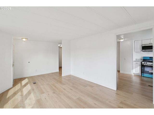 690 Sw LIBERTY BELL Dr, Beaverton, OR 97006