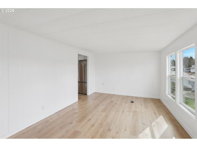 690 Sw LIBERTY BELL Dr, Beaverton, OR 97006