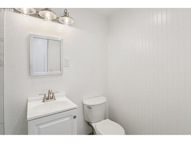 690 Sw LIBERTY BELL Dr, Beaverton, OR 97006