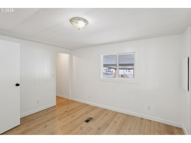 690 Sw LIBERTY BELL Dr, Beaverton, OR 97006