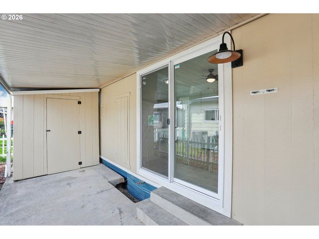 690 Sw LIBERTY BELL Dr, Beaverton, OR 97006