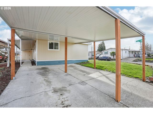 690 Sw LIBERTY BELL Dr, Beaverton, OR 97006