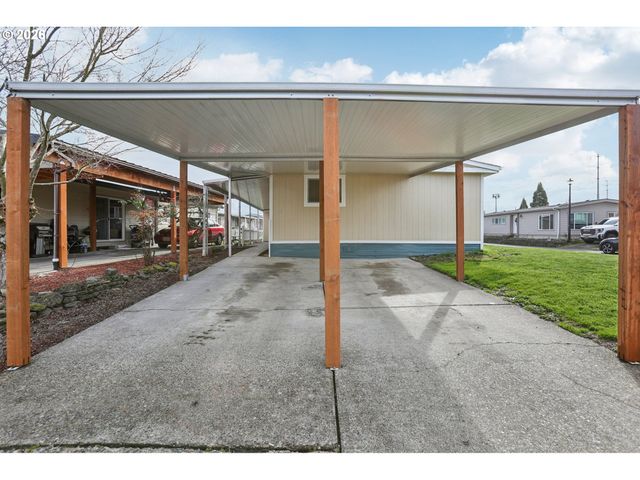 690 Sw LIBERTY BELL Dr, Beaverton, OR 97006