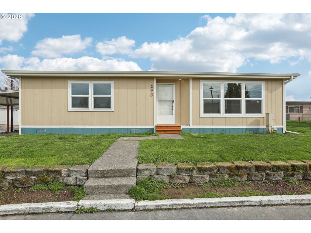 690 Sw LIBERTY BELL Dr, Beaverton, OR 97006