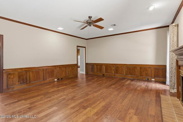 10 Moss Forest Place, Jackson, MS 39211