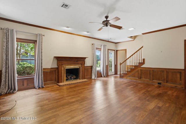 10 Moss Forest Place, Jackson, MS 39211
