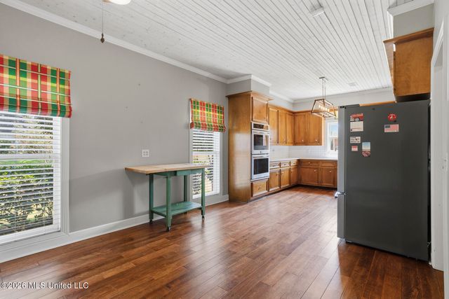 10 Moss Forest Place, Jackson, MS 39211