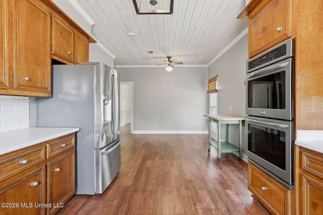 10 Moss Forest Place, Jackson, MS 39211