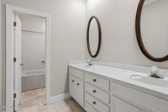 10 Moss Forest Place, Jackson, MS 39211