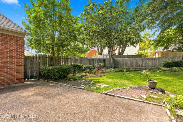 10 Moss Forest Place, Jackson, MS 39211