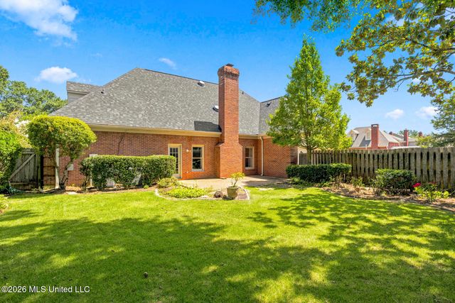 10 Moss Forest Place, Jackson, MS 39211