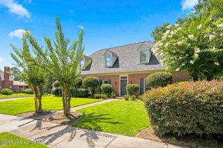 10 Moss Forest Place, Jackson, MS 39211