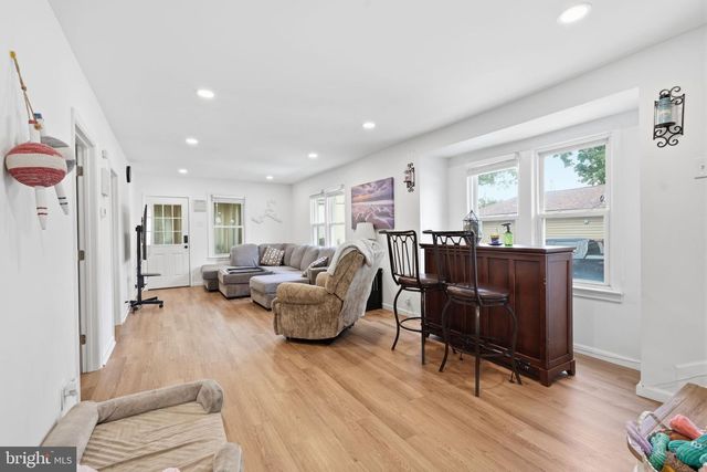 122 W BRANCH AVE, Pine Hill, NJ 08021