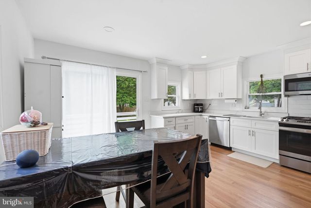 122 W BRANCH AVE, Pine Hill, NJ 08021