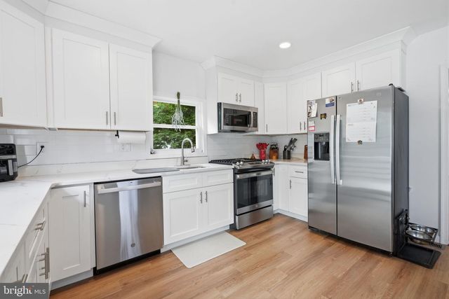 122 W BRANCH AVE, Pine Hill, NJ 08021