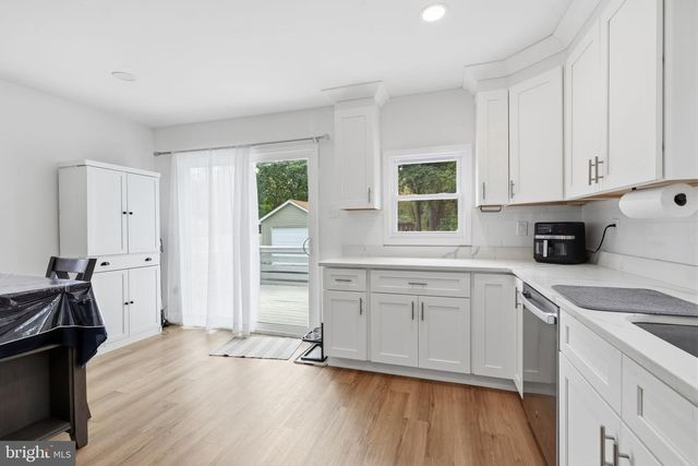 122 W BRANCH AVE, Pine Hill, NJ 08021
