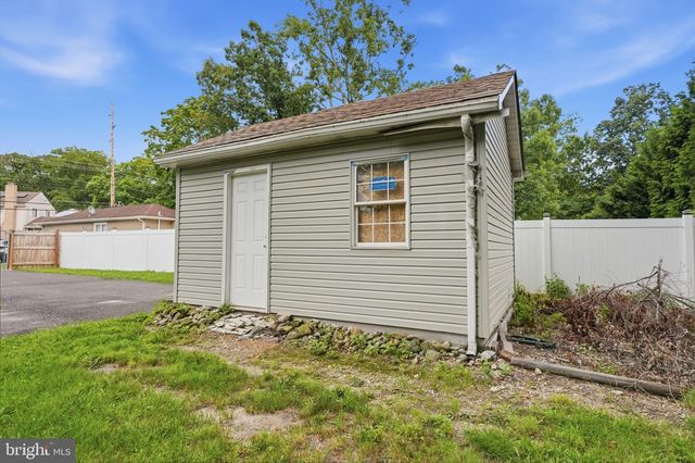 122 W BRANCH AVE, Pine Hill, NJ 08021