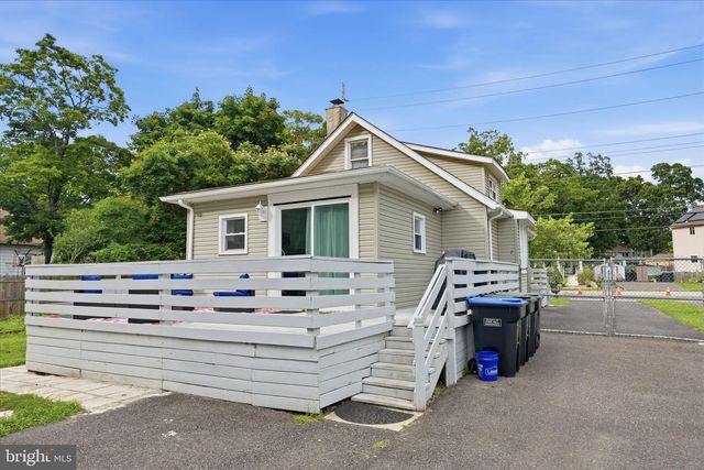 122 W BRANCH AVE, Pine Hill, NJ 08021