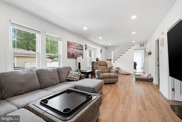 122 W BRANCH AVE, Pine Hill, NJ 08021