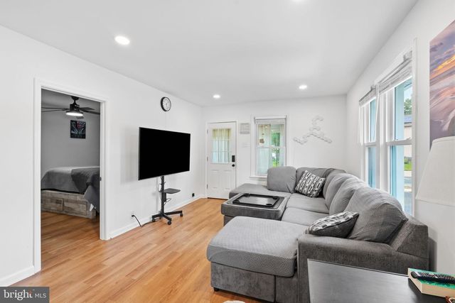 122 W BRANCH AVE, Pine Hill, NJ 08021