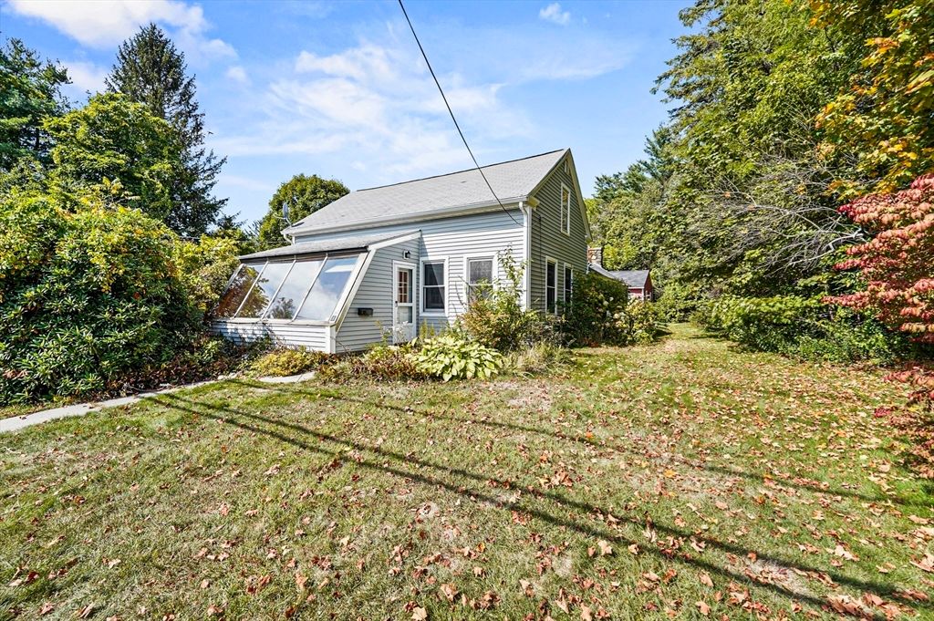 32 West St, Paxton, MA 01612