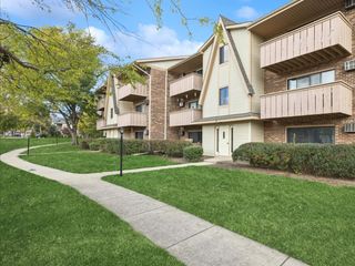 11 Echo Court 12, Vernon Hills, IL 60061