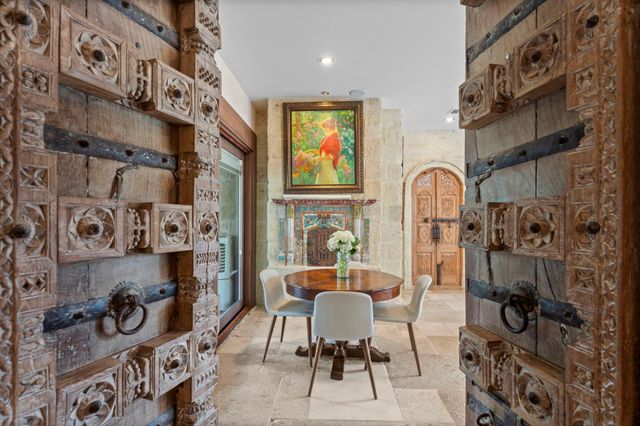 5651 Doliver Drive, Houston, TX 77056