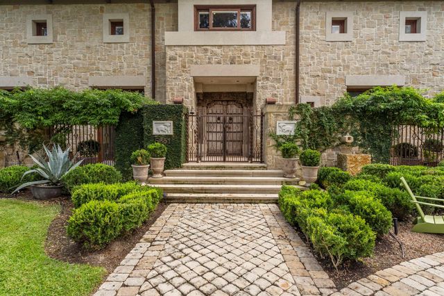 5651 Doliver Drive, Houston, TX 77056