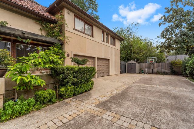 5651 Doliver Drive, Houston, TX 77056