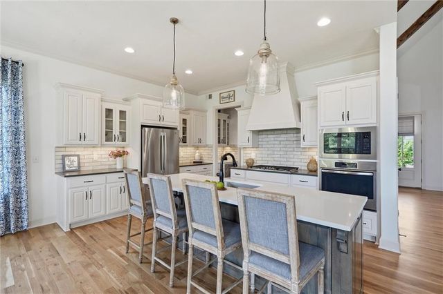 24739 W 92nd Street, Lenexa, KS 66227