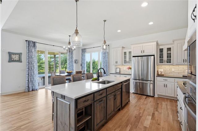 24739 W 92nd Street, Lenexa, KS 66227