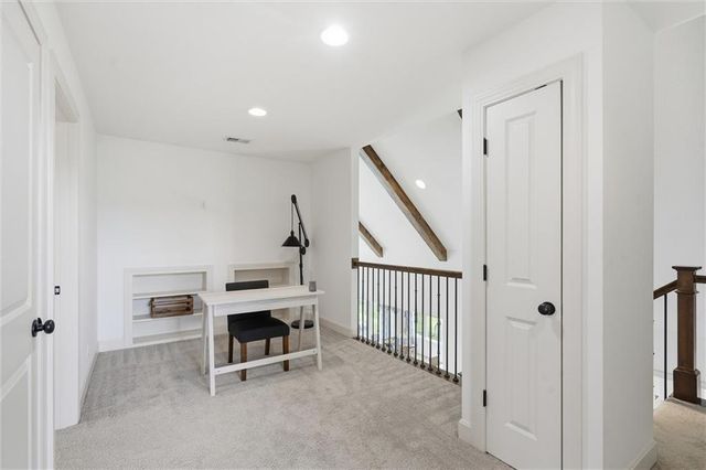 24739 W 92nd Street, Lenexa, KS 66227