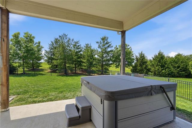 24739 W 92nd Street, Lenexa, KS 66227