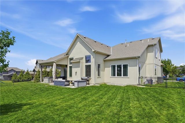 24739 W 92nd Street, Lenexa, KS 66227