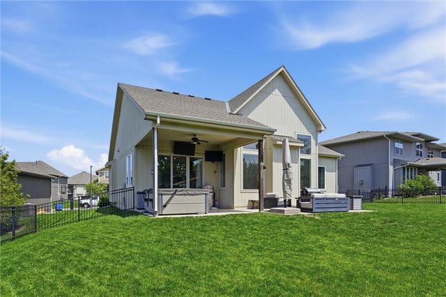 24739 W 92nd Street, Lenexa, KS 66227