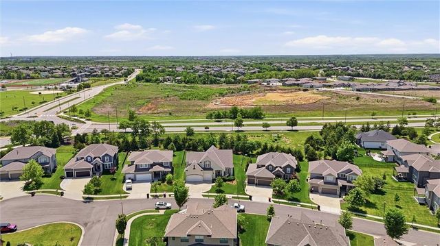 24739 W 92nd Street, Lenexa, KS 66227