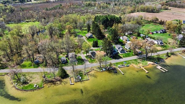 5976 Lake Street, Fennville, MI 49408