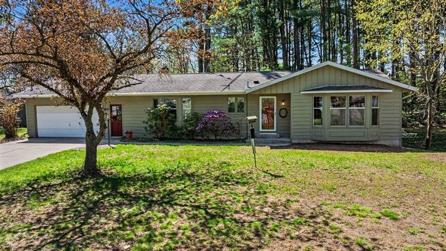 5976 Lake Street, Fennville, MI 49408