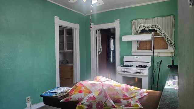 201 N Hinkley Avenue, Rockford, IL 61101