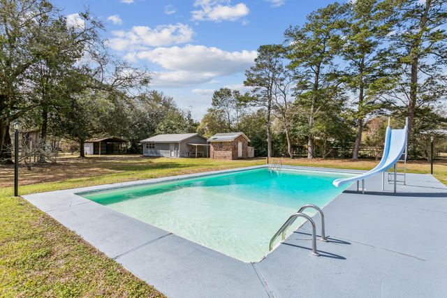 3146 Forrest Avenue, Crestview, FL 32539