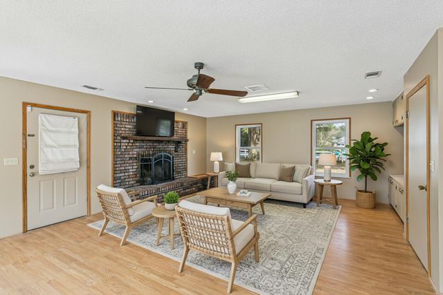 3146 Forrest Avenue, Crestview, FL 32539