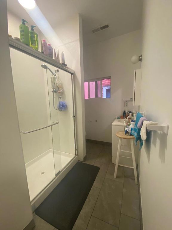 Image 20 of property listing at 621 S 6th Street, San Jose, CA 95112