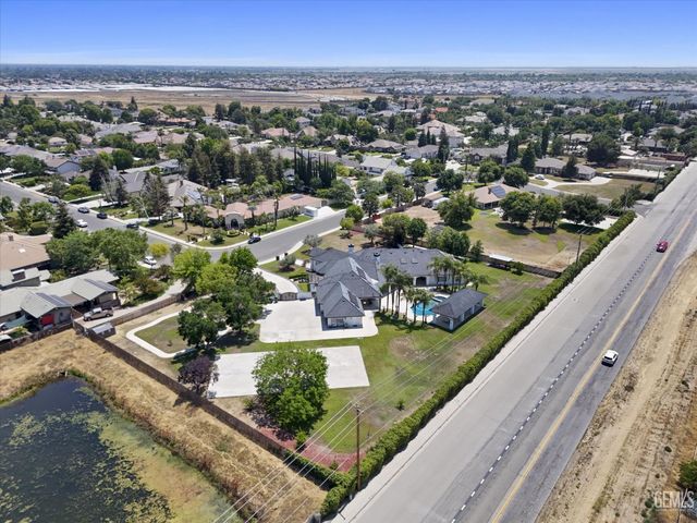311 Saba Way, Bakersfield, CA 93314