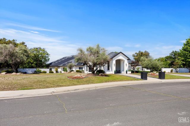 311 Saba Way, Bakersfield, CA 93314