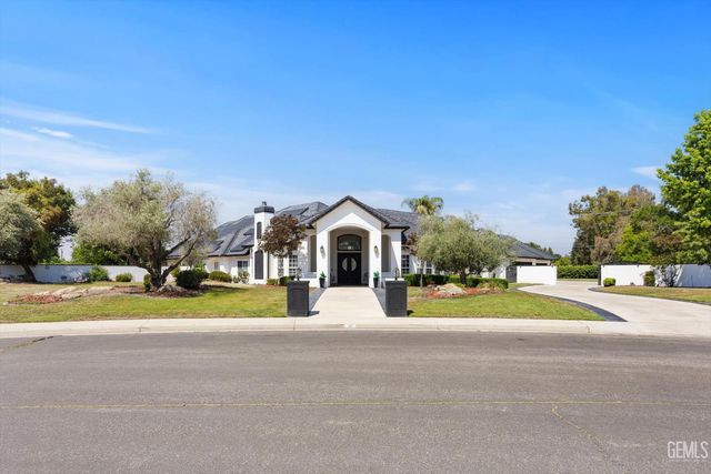 311 Saba Way, Bakersfield, CA 93314