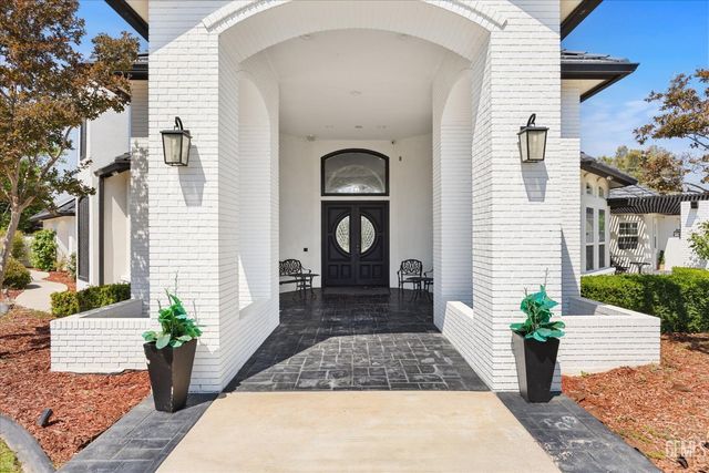 311 Saba Way, Bakersfield, CA 93314