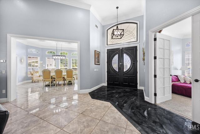 311 Saba Way, Bakersfield, CA 93314